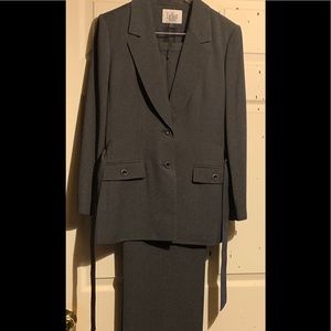 Ladies pantsuit